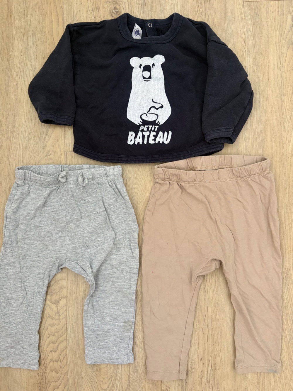 Petit Bateau Sweatshirt - H&M organic cotton leggings - boy lot